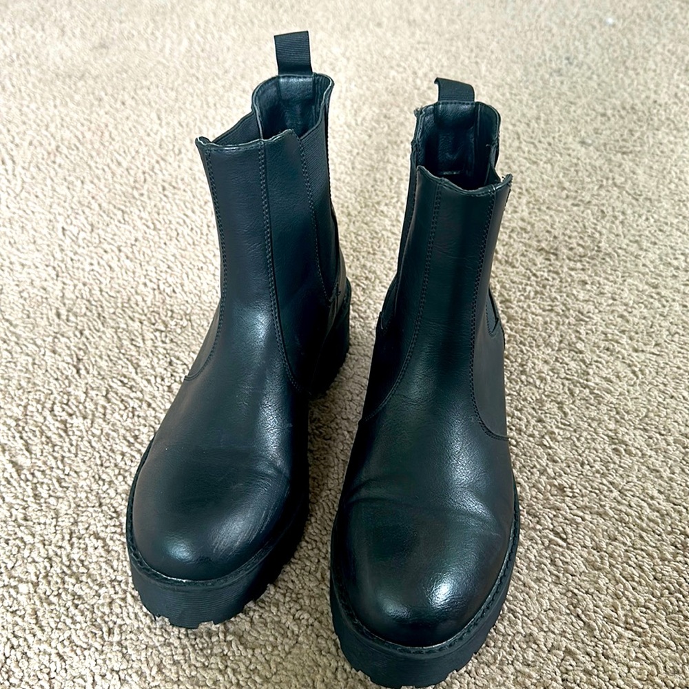 Dirty Laundry Chelsea Boot Size 10 Black
